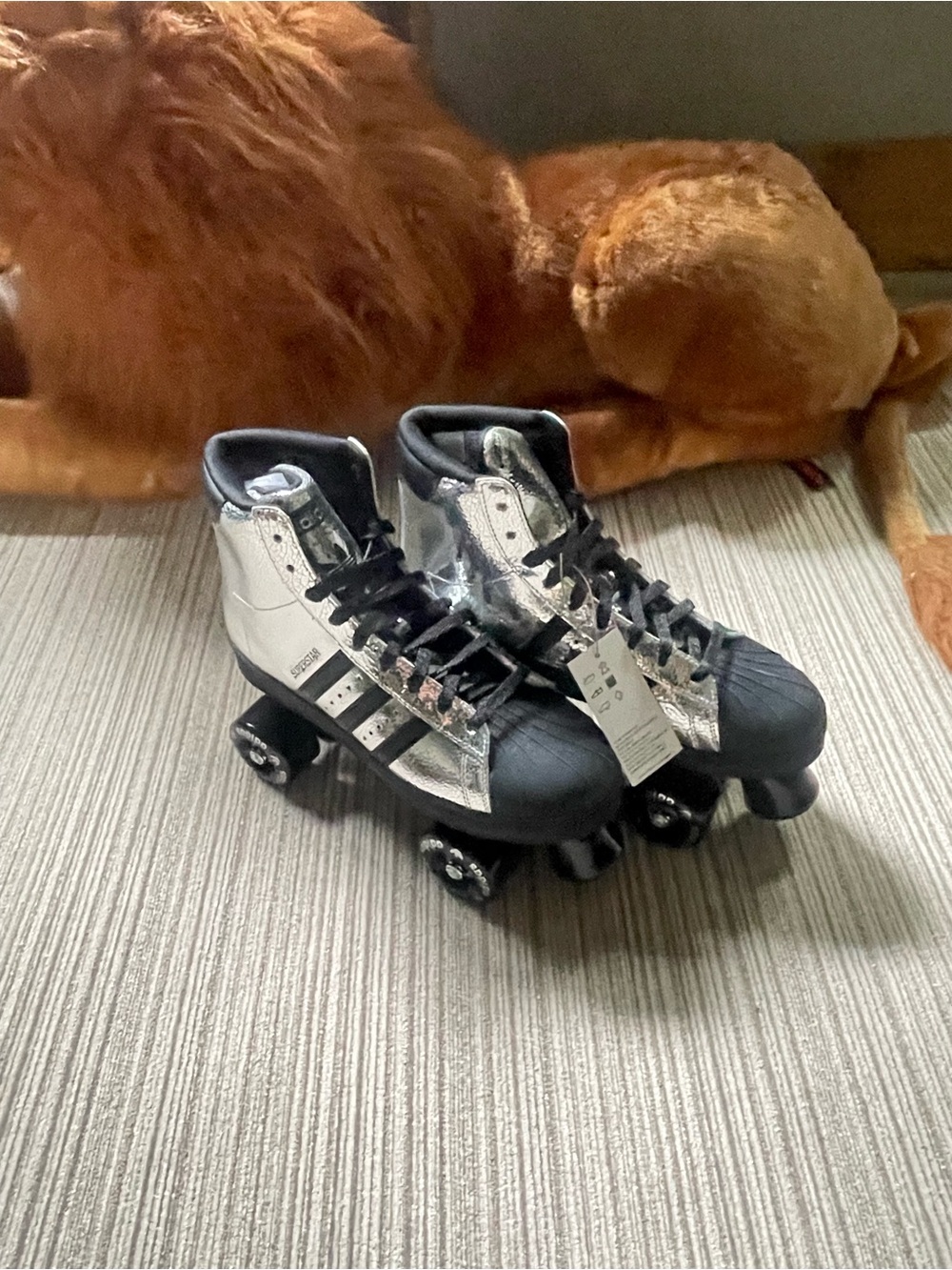 Adidas Size 8.5 Women’s - Superstar 82 Skate Silver Metallic JH5522 New With Tag - Picture 2 of 9